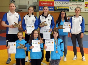 Anschaffung Sportbekleidung im Löwen-Look