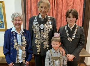 Neue Vereinsfahne zum 100-jährigen Vereinsjubiläum der SG Immergrün