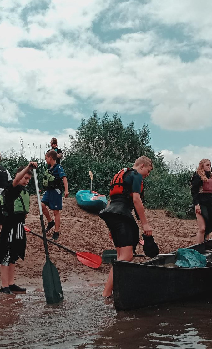 Umwelttour der Kanu AG der Regenbogen Gesamtschule