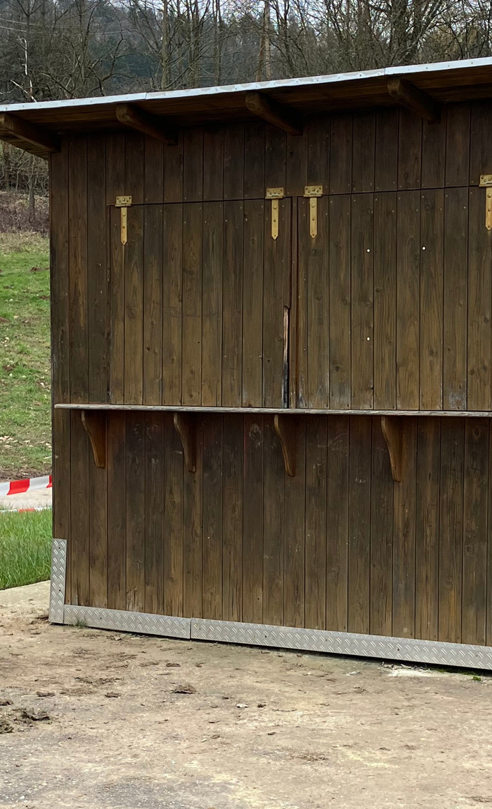 Neue Hütte am Sportplatz