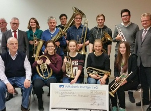 Noten, Instrumentenkoffer und Krawatten