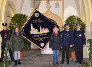 Restaurierung der Vereinsfahne und Ausstattung der Jugendfeuerwehr