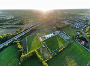 Flutlichtanlage für den neuen Löwen-Käfig des FC Rastede