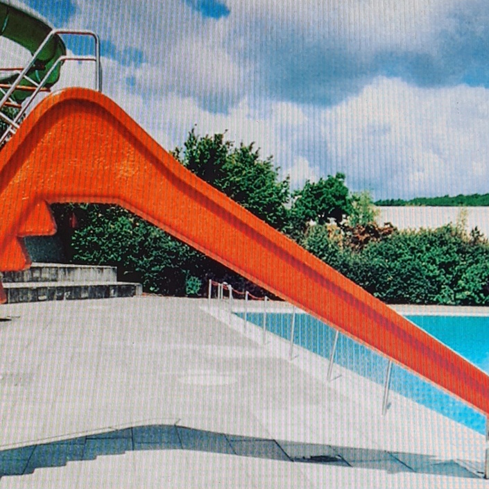 Wasserrutsche für Kinder im Freibad Holzhausen