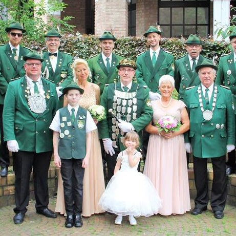 Neue Uniformen braucht das "Land"