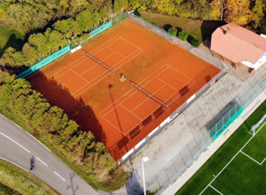 Ballwand und Flutlicht 2021/2022