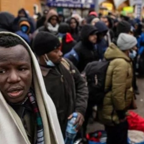 Unterstützung für vertriebene Afrikaner an der ukrainischen Grenze
