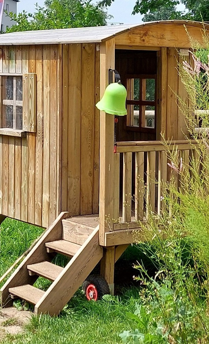Ein neues Spielhaus für den St. Pius Kindergarten Pöcking