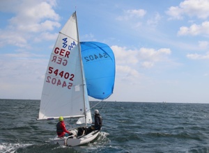 Jugend-Regattaboote und -ausrüstung