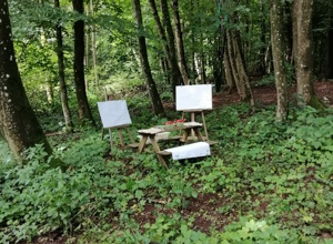 Ein Parkplatz für den Waldkindergarten in Heinriching