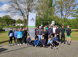 Trainer*innen-Katamaran für die Ruder-Riege der Angelaschule