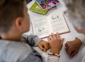 LESEZEICHEN - Bildung durch Bindung stärken