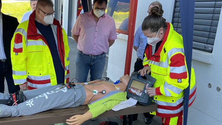 Hilfe für die Helfer: EKG-Reparatur &amp;amp; Erweiterung