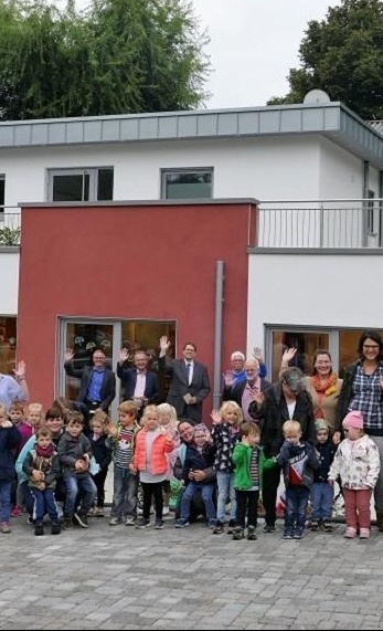 Neuer Spielturm für den ev. Kindergarten "Unterm Schirm" Drespe