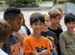 Wir helfen jungen Menschen, Konflikte selbst gewaltfrei zu lösen.