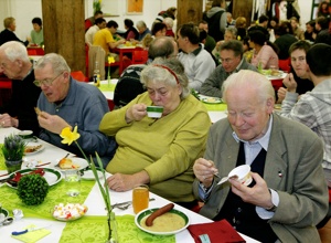 Miteinander. Essen. Reden. Leben.