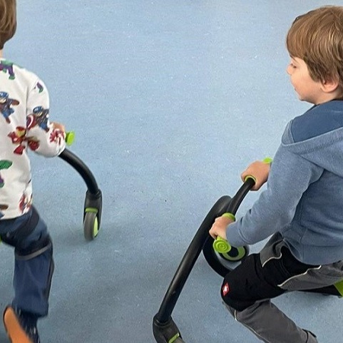 Neue Fahrzeuge für die Kindertagesstätte „Das Nest“