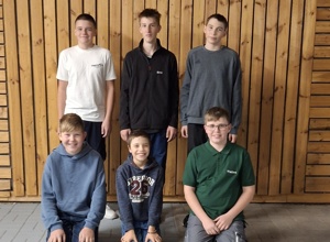 Neue Kleidung für die Jugend