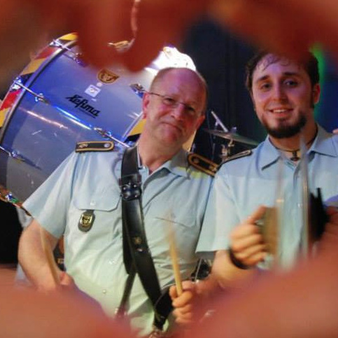 Neue Uniformhemden für den Musikverein Albaum