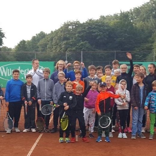 Auch im Winter Tennis spielen