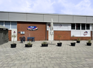 Überdachung & Lagermöglichkeit im Außenbereich unserer Sportstätte