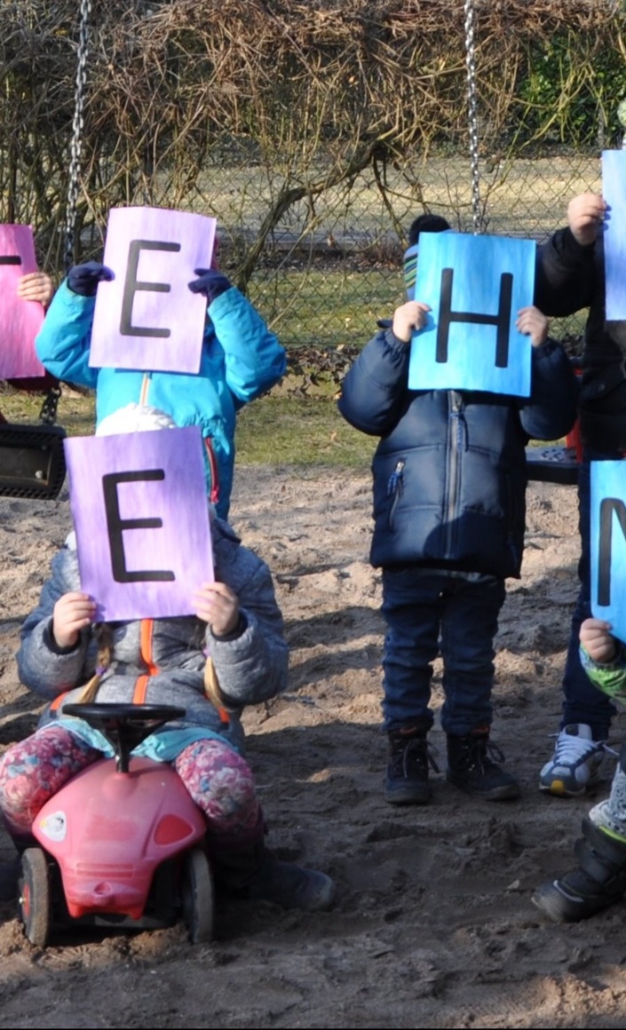 Mit Schaukel & Sandkasten Kinder glücklich machen